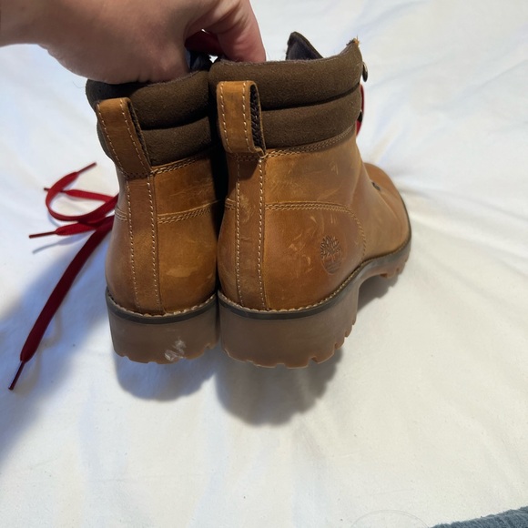 Women’s size 8 Timberland hiking boots - Picture 2 of 4